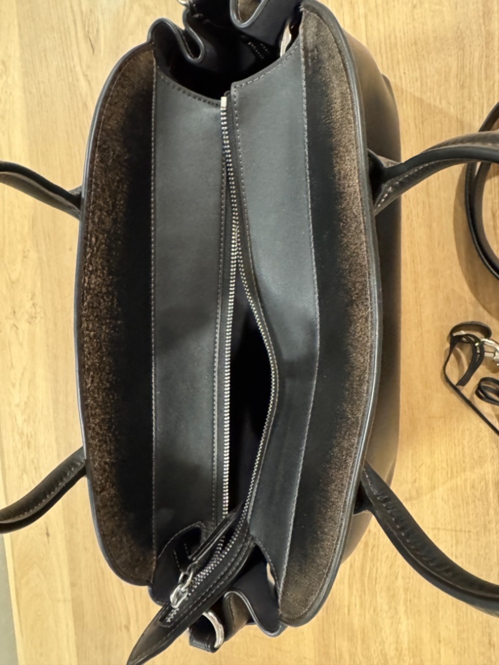 Coach Empire Carryall 40 Bag in Loved Leather W/ Charms - Picture 6 of 11